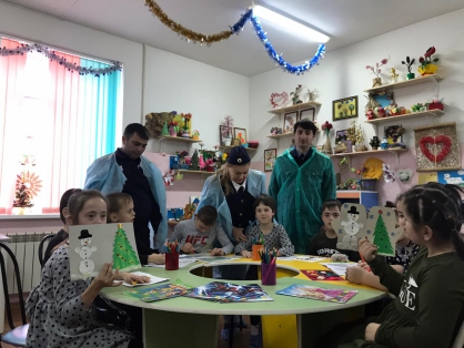 ЧЕЧНЯ. В канун Нового года сотрудники Шалинского межрайонного следственного отдела навестили воспитанников подшефного детского учреждения