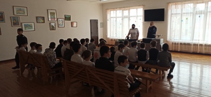 ЧЕЧНЯ. В День правовой помощи детям следователи-криминалисты провели встречу с учащимися гимназии