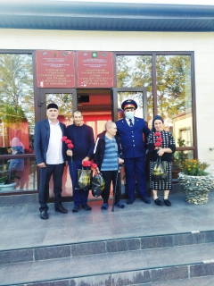 ЧЕЧНЯ. Следователи поздравили пациентов Алпатовского социально-оздоровительного центра с Международным днем пожилых людей